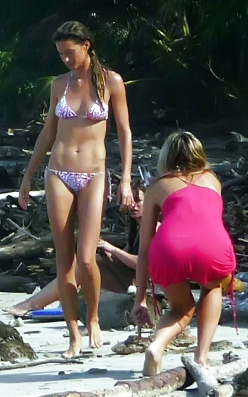 Gisele Bundchen Im Bikini Am Strand Von Costa Rica #7779525
