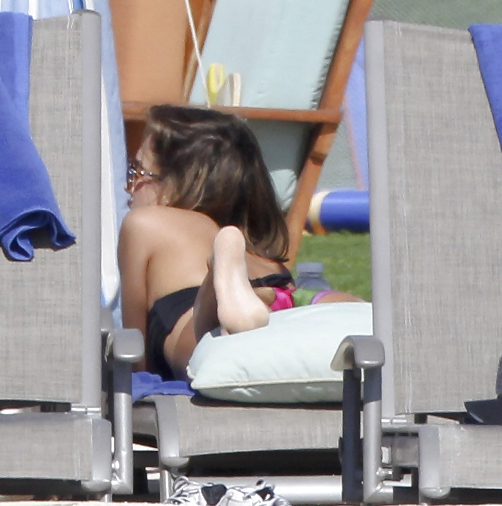 Jessica Alba Bikini Candids in Cabo #3821911