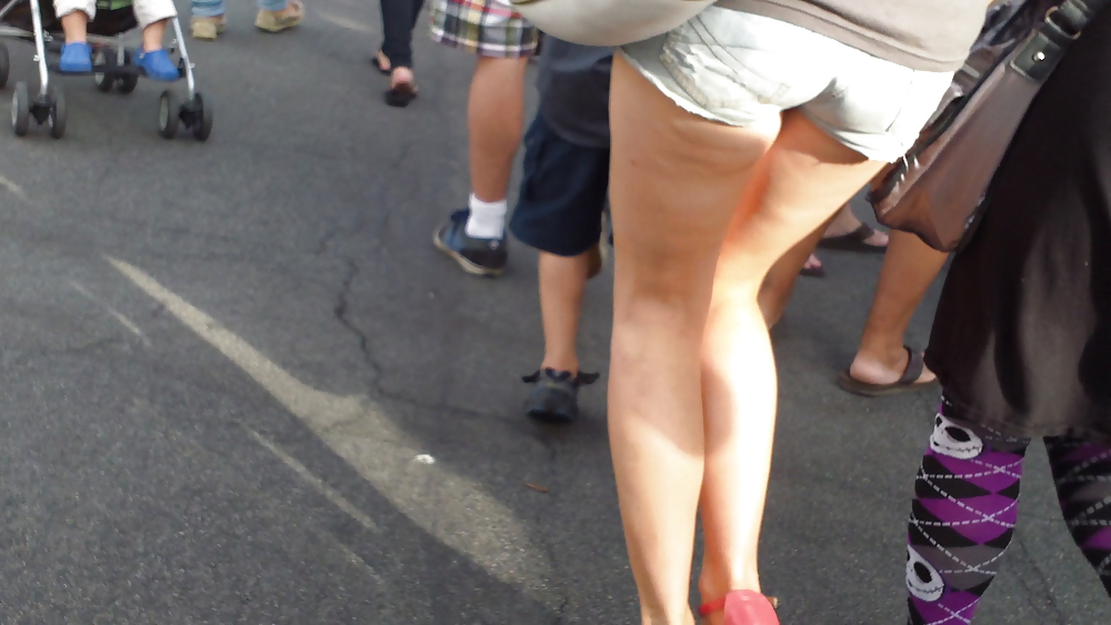 Girls ass & butts at the market in shorts #12514086