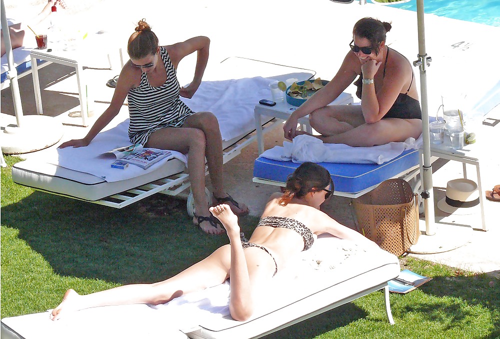 Miranda Kerr in a Bikini (Nice Arse) on Vacation #3897053