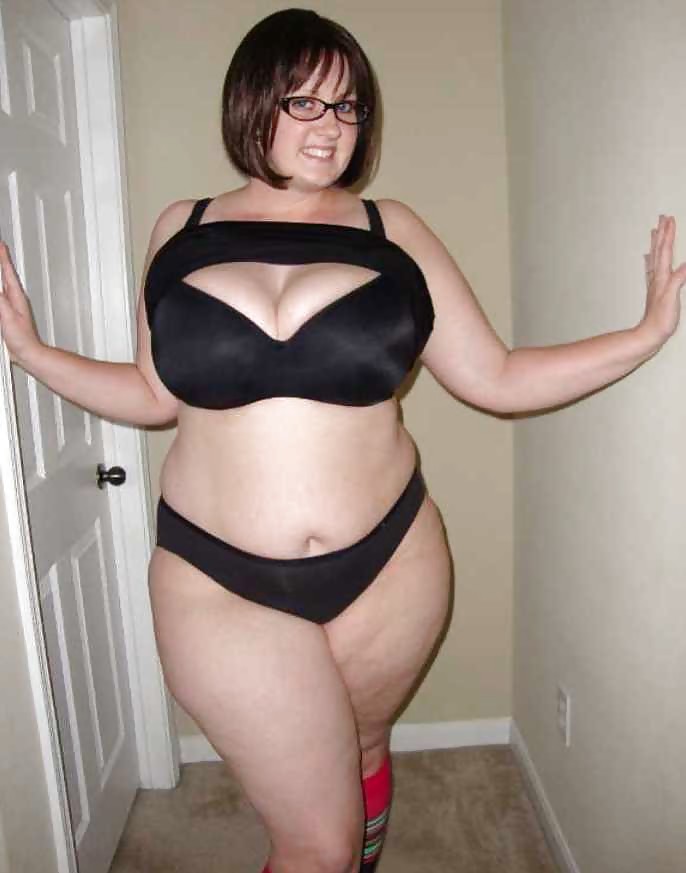 More sexy women packing major curves in bikinis #4417949