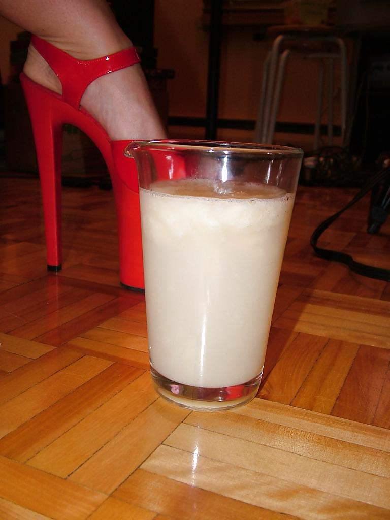 Cumdrinking Whore #10020306