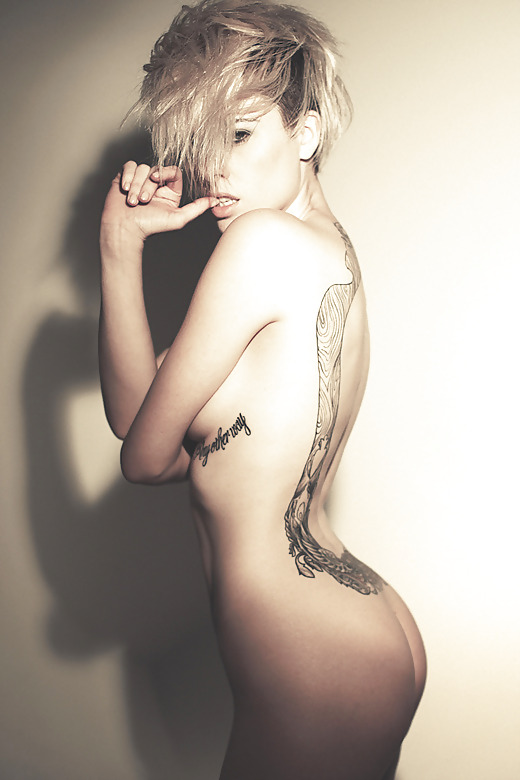 Babes with Tattoos #2122583