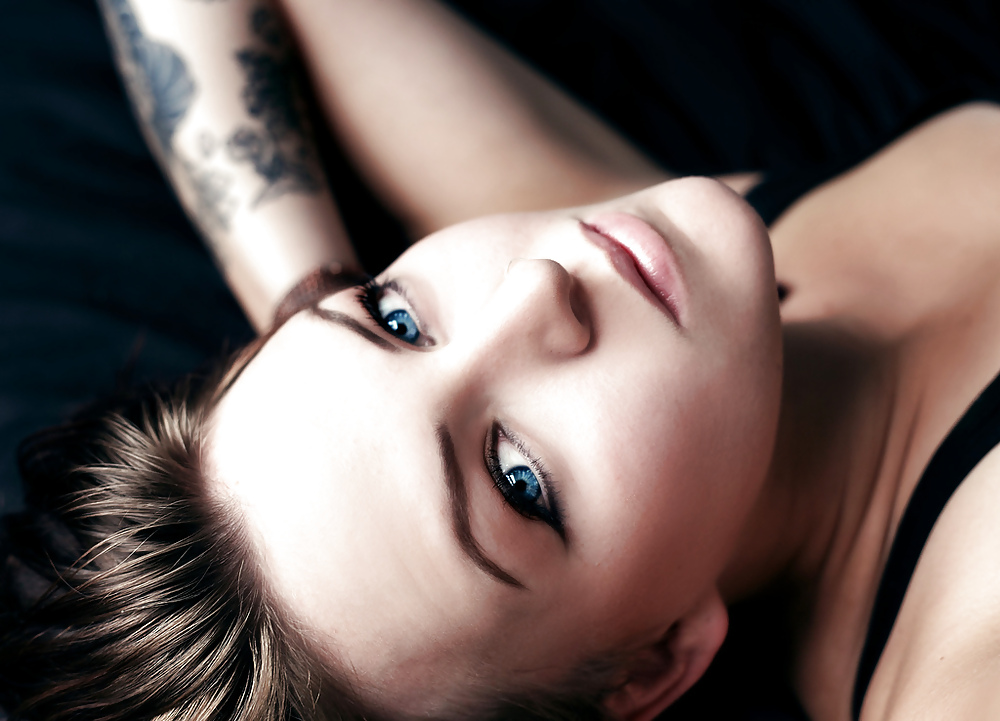 Babes with Tattoos #2122973