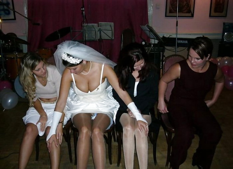 Novias upskirt
 #9846645