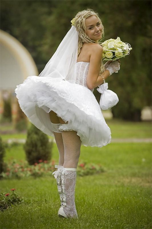 花嫁のアップスカート
 #9846724