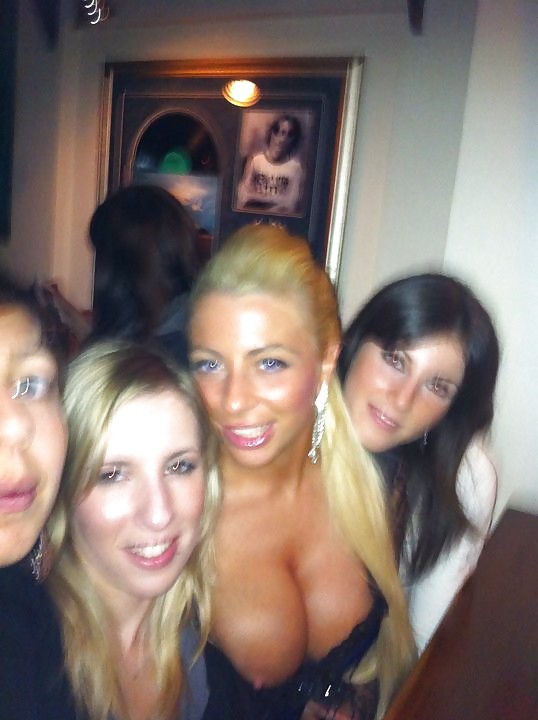 Nice Bimbo Babe & Friends #8354892