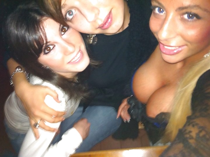 Nice Bimbo Babe & Friends #8354912