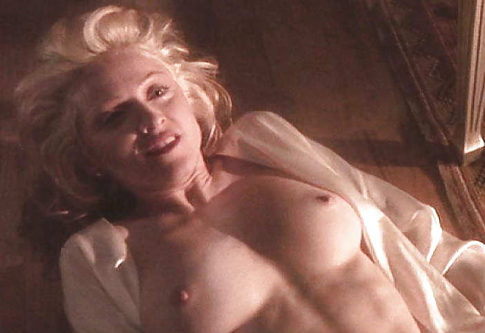 Madonna - ¡caliente! todo desnudo tetas y coño milf
 #12530288