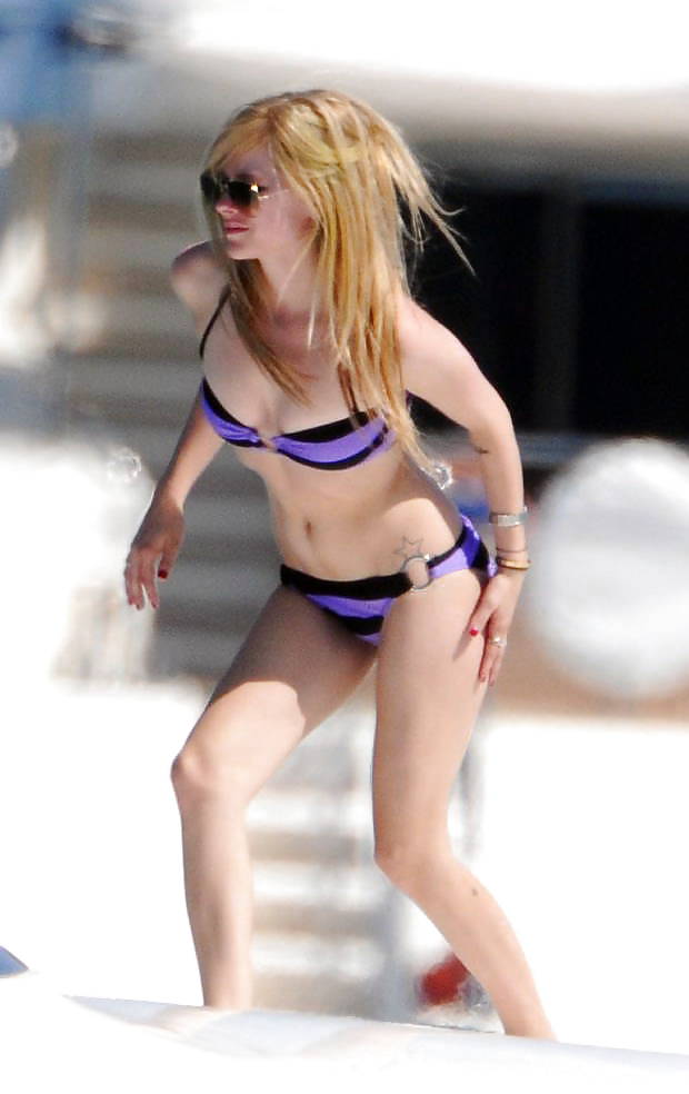 Avril Lavigne - Quel Cul !!! #4290583