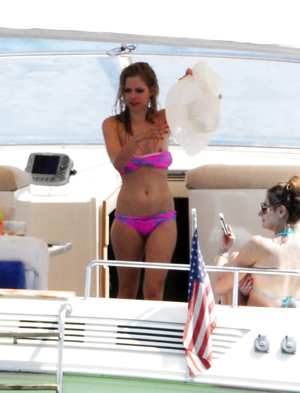 Avril Lavigne - What an hot Ass !!! #4290605