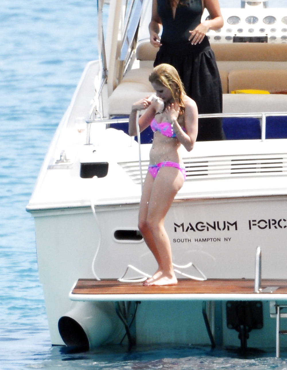 Avril Lavigne - What an hot Ass !!! #4290664