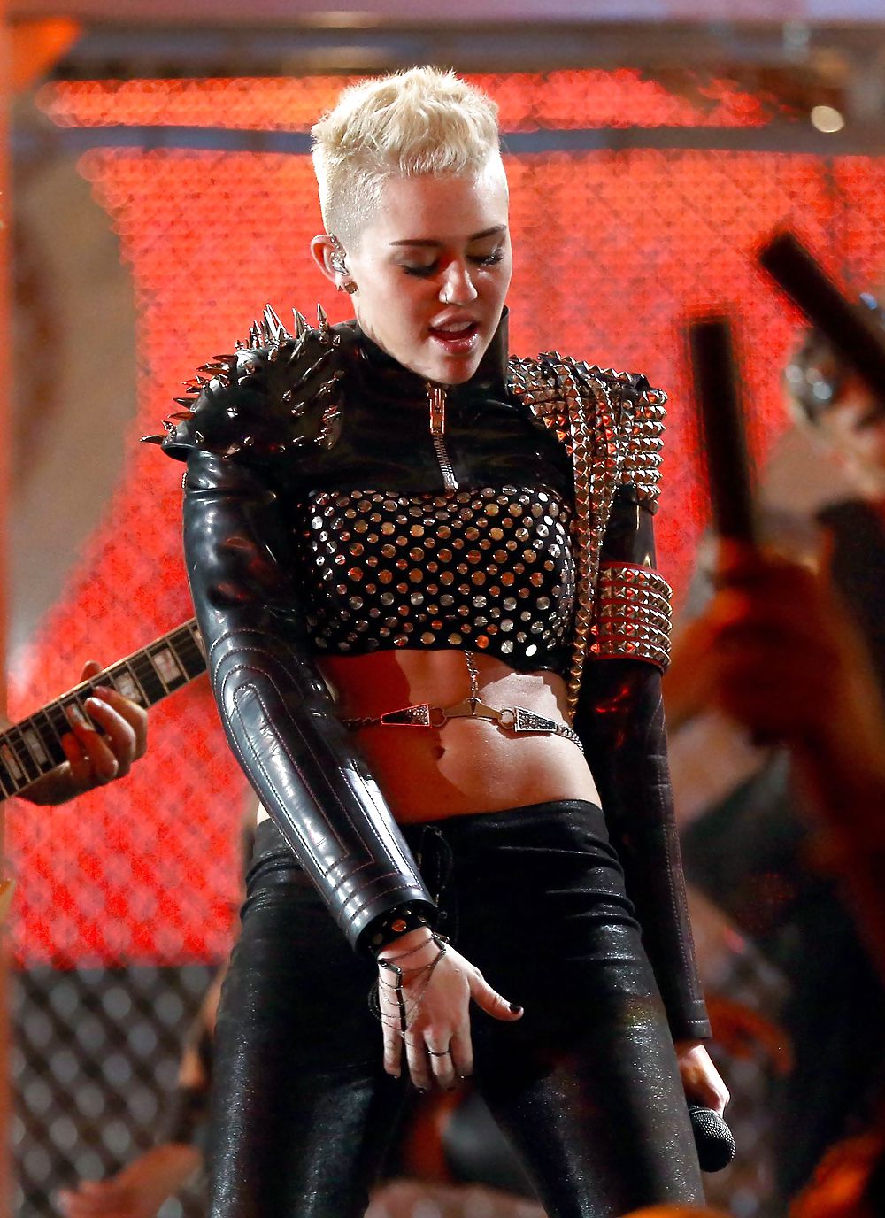 Miley cyrus
 #15227238