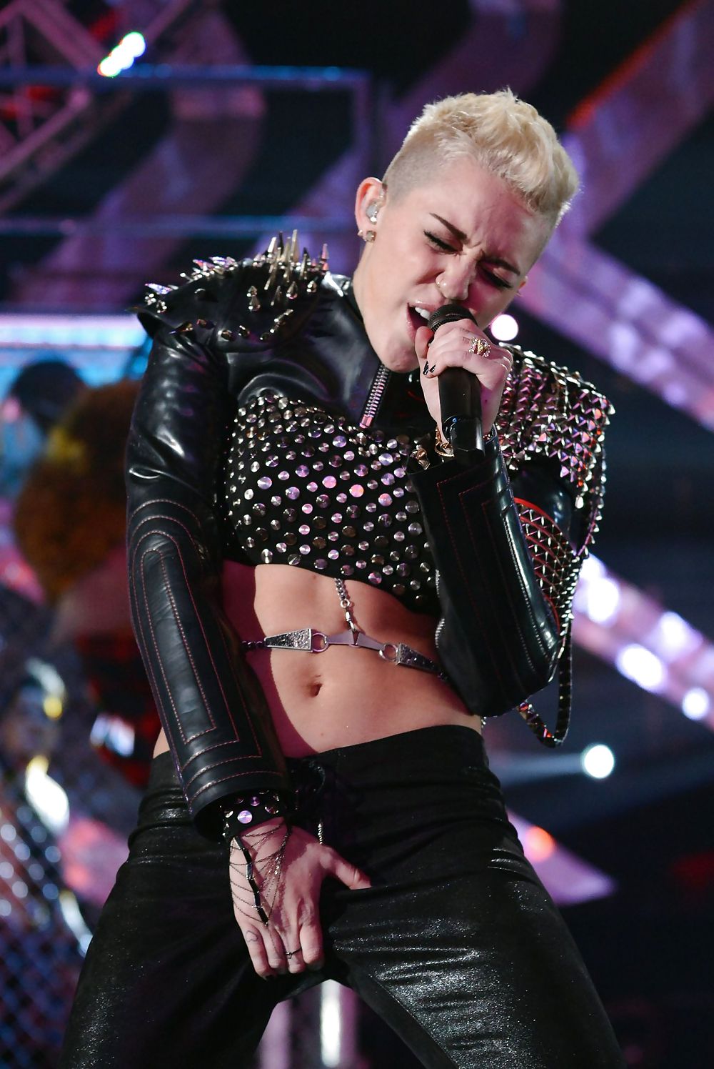 Miley cyrus
 #15227248