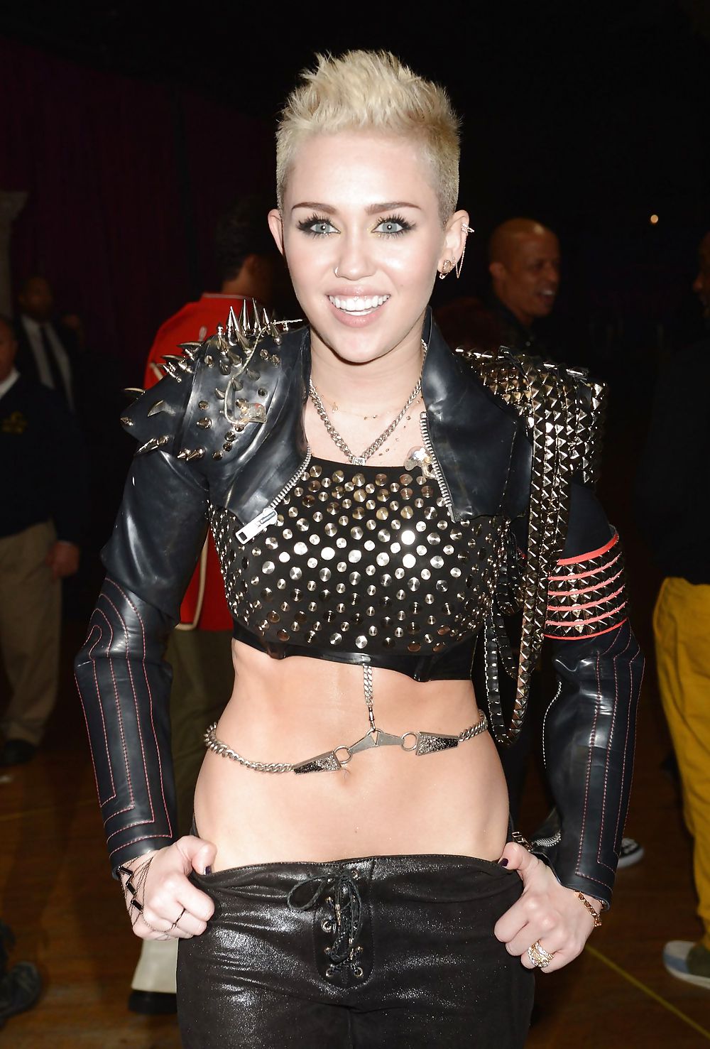 Miley cyrus
 #15227282