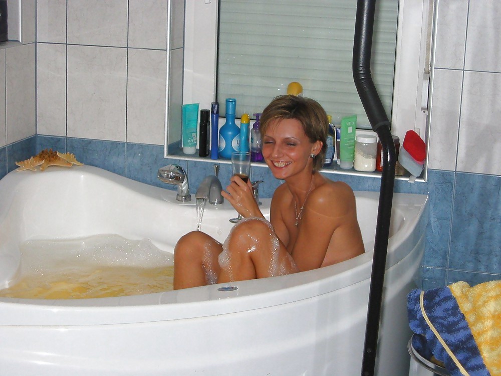 Ragazza polacca in vasca da bagno
 #7676166