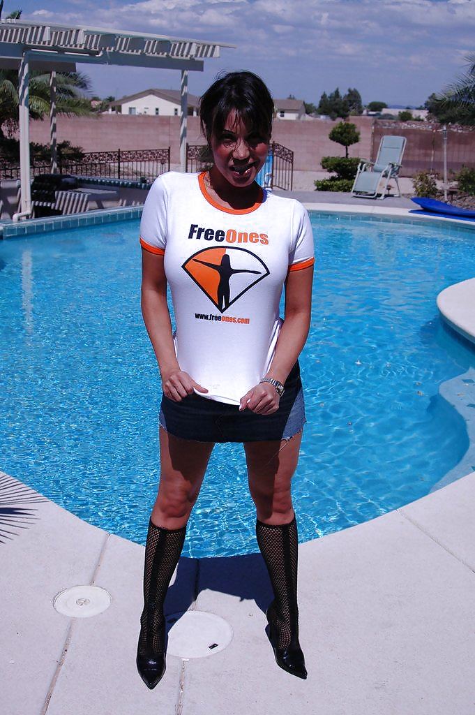 T-SHIRT BABE - AVA DEVINE #1335661