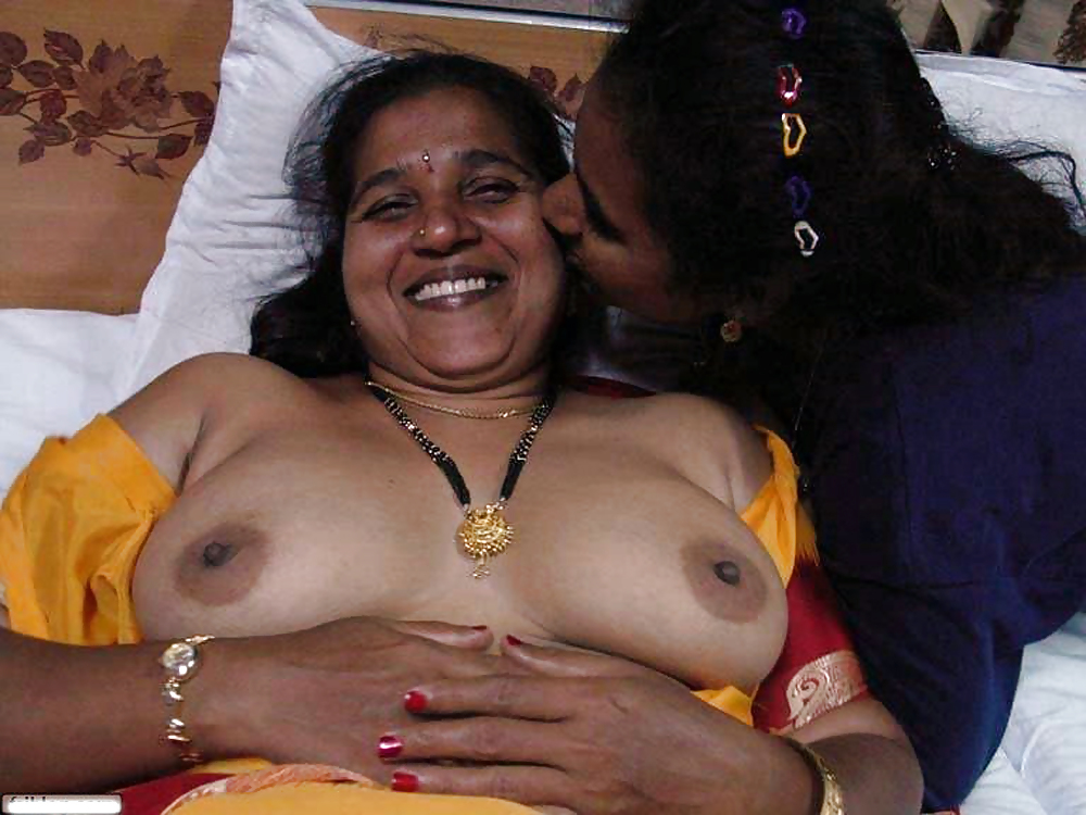 INDIAN MOTHER DAUGHTER #7284972