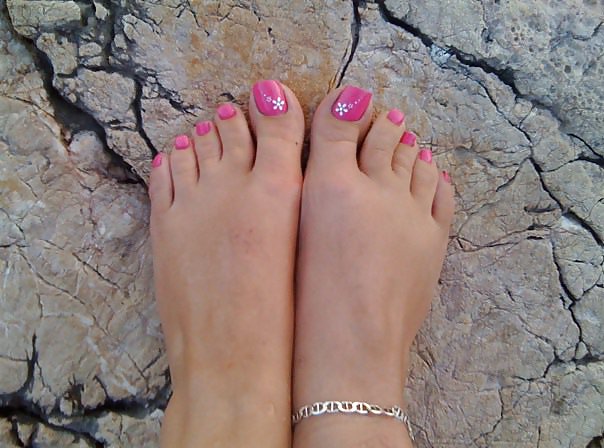 Pies cándidos
 #10846484