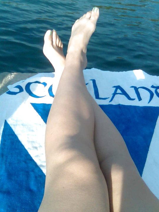 Pies cándidos
 #10846491