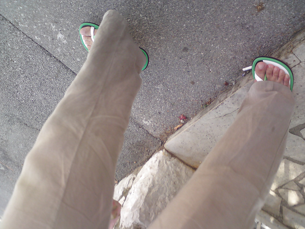 Pies cándidos
 #10846557