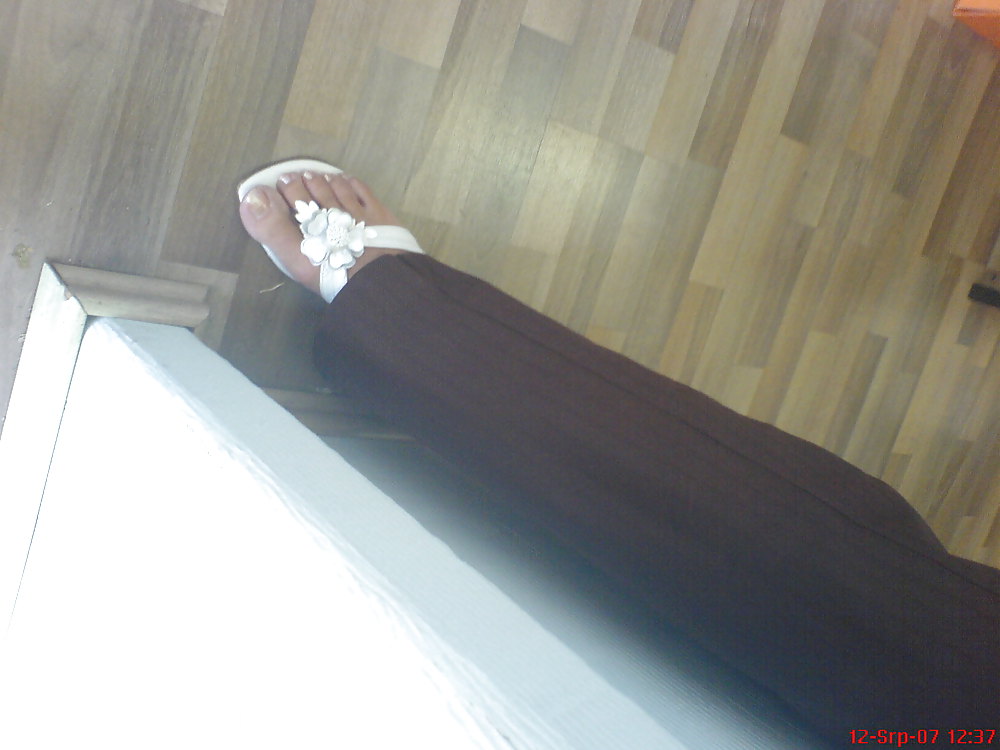 Pies cándidos
 #10846575