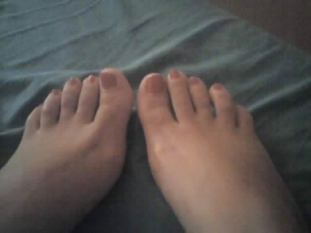 Pies cándidos
 #10846650