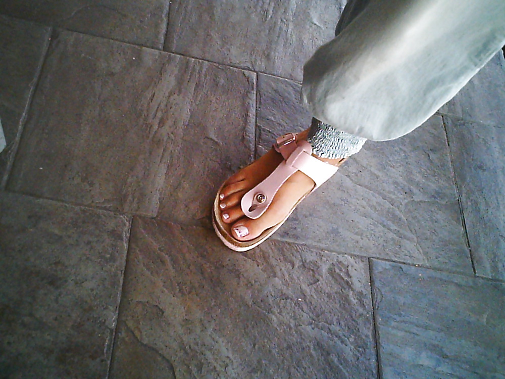 Pies cándidos
 #10846666