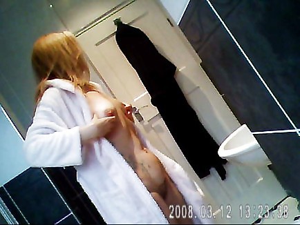 Sarahd posando en el baño
 #3046682