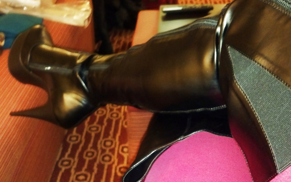 Boot Worship #10758327