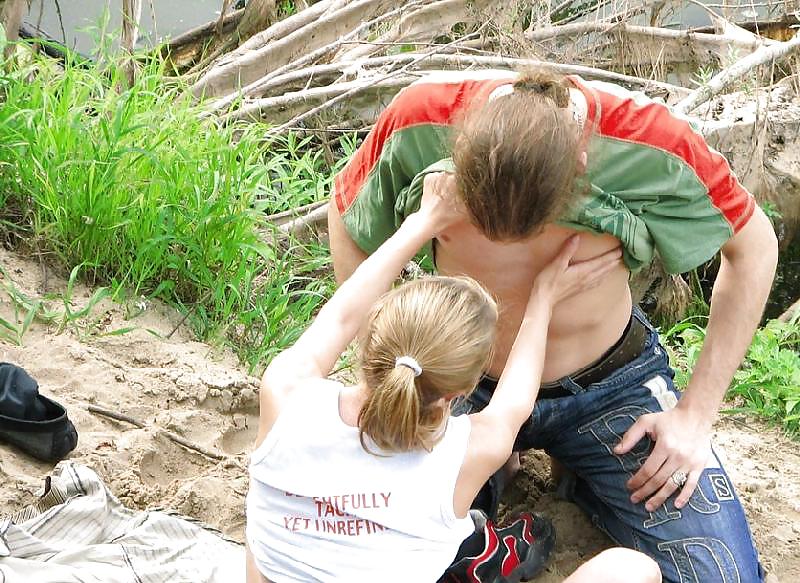 Jeune Couple Baise En Plein Air 02 à La Voile #5047891