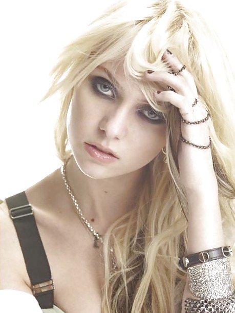 Taylor Momsen #18756094