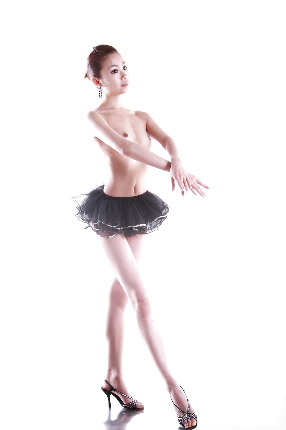 Scatti in studio di ballerina nuda asiatica (ll)
 #15829541
