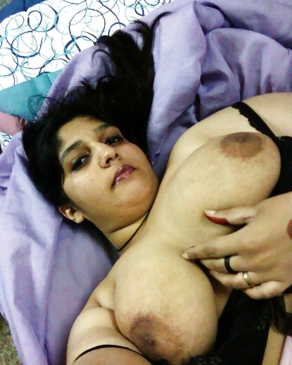 Hot indian showing big boobs #6882181