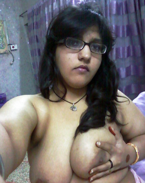 Hot indian showing big boobs #6882212