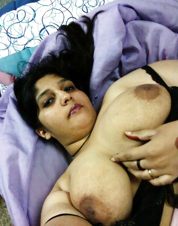 Hot indian showing big boobs #6882244
