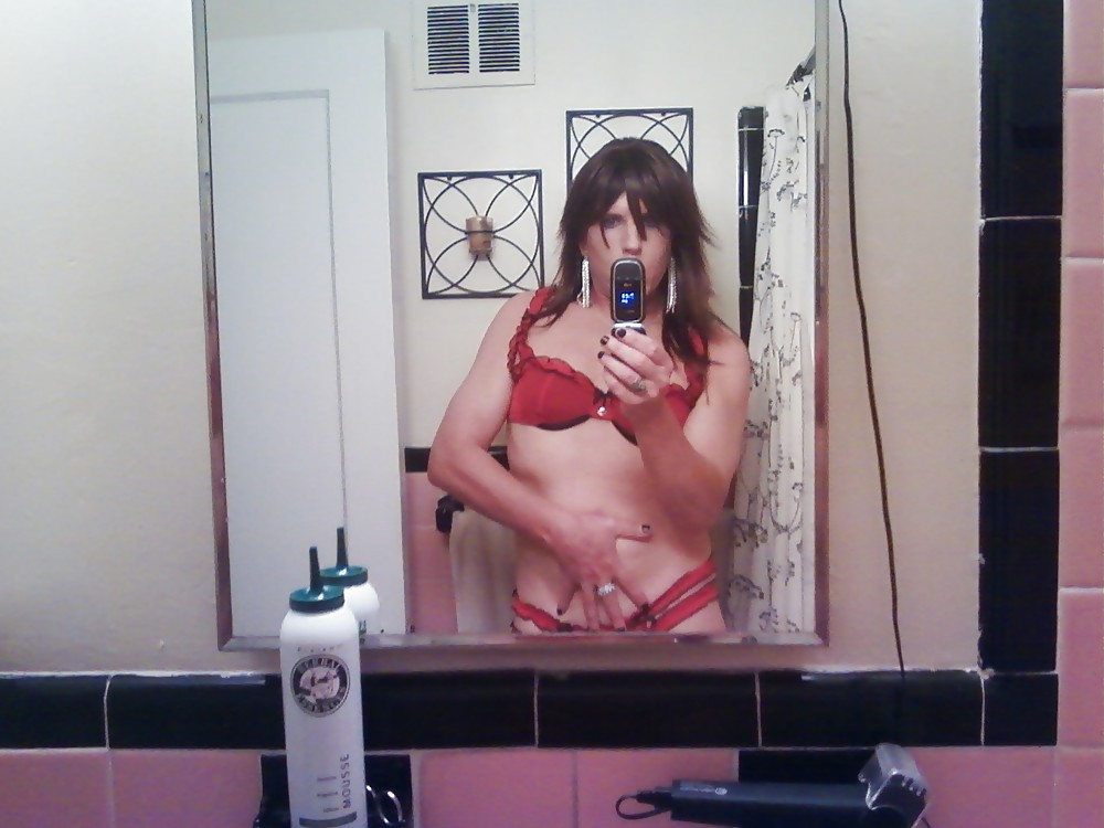 Gurl in red
 #5557458