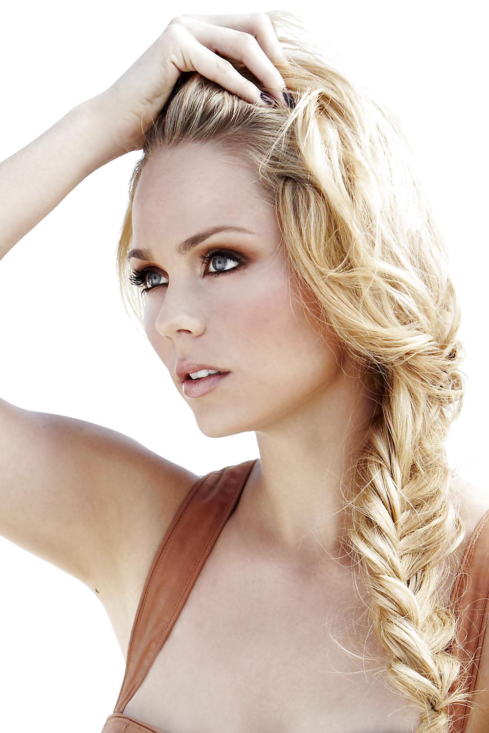 Laura Vandervoort #19793228