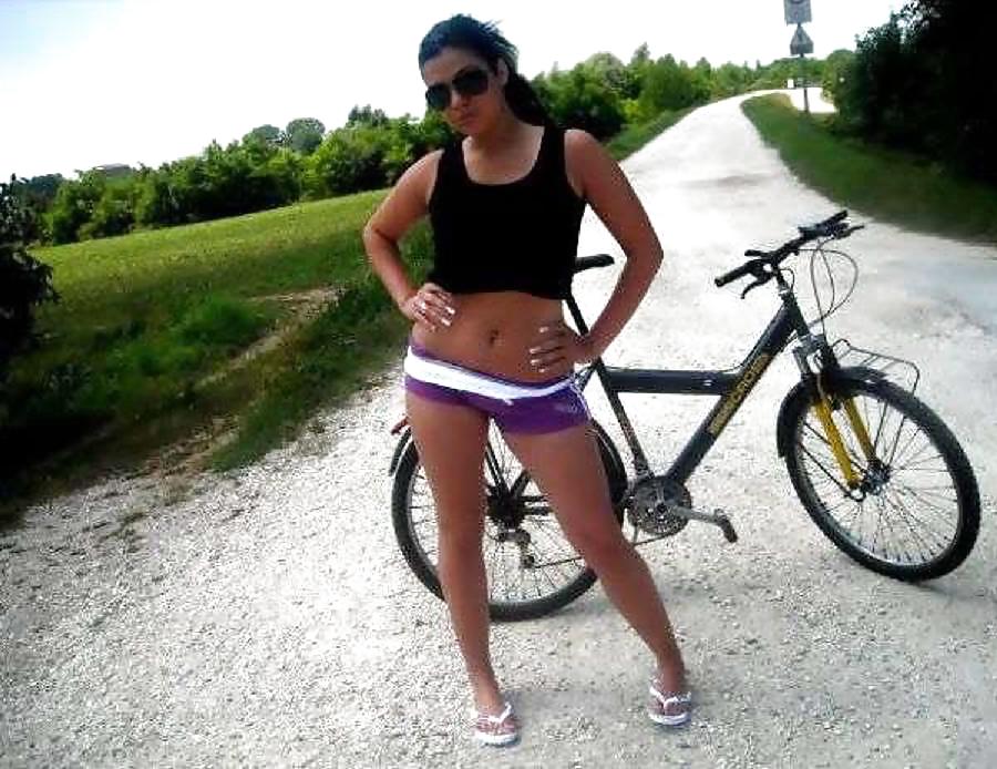 ルーマニア人女性：monika
 #14228203