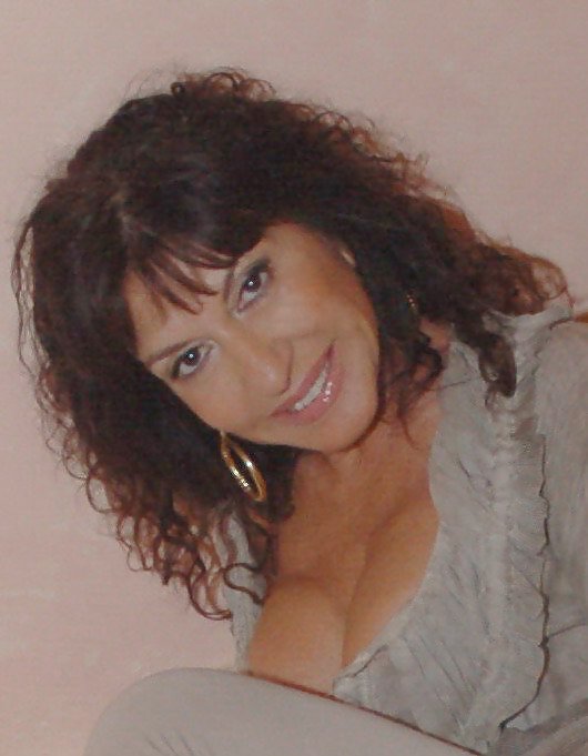 Milf caliente 
 #4154737
