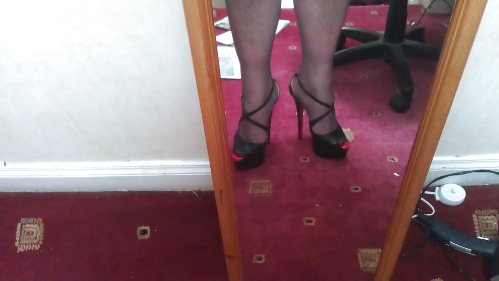 Me encantan estos zapatos nuevos 
 #16770872