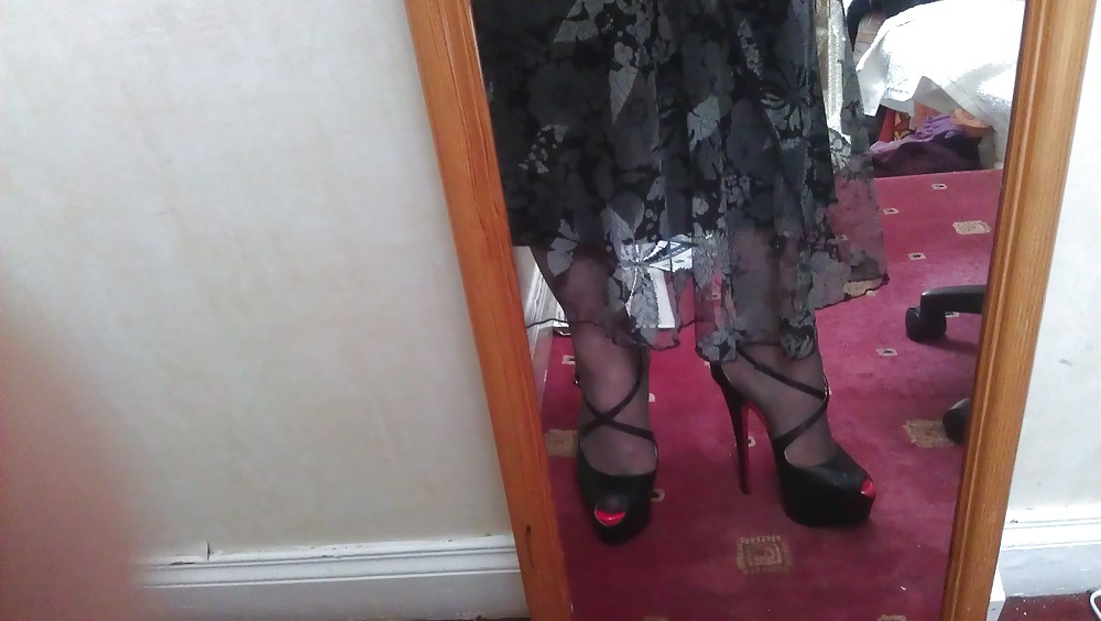 Me encantan estos zapatos nuevos 
 #16770925