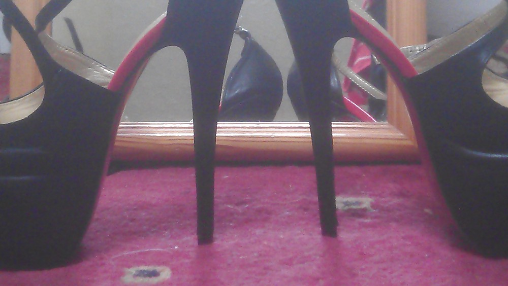 Me encantan estos zapatos nuevos 
 #16770952