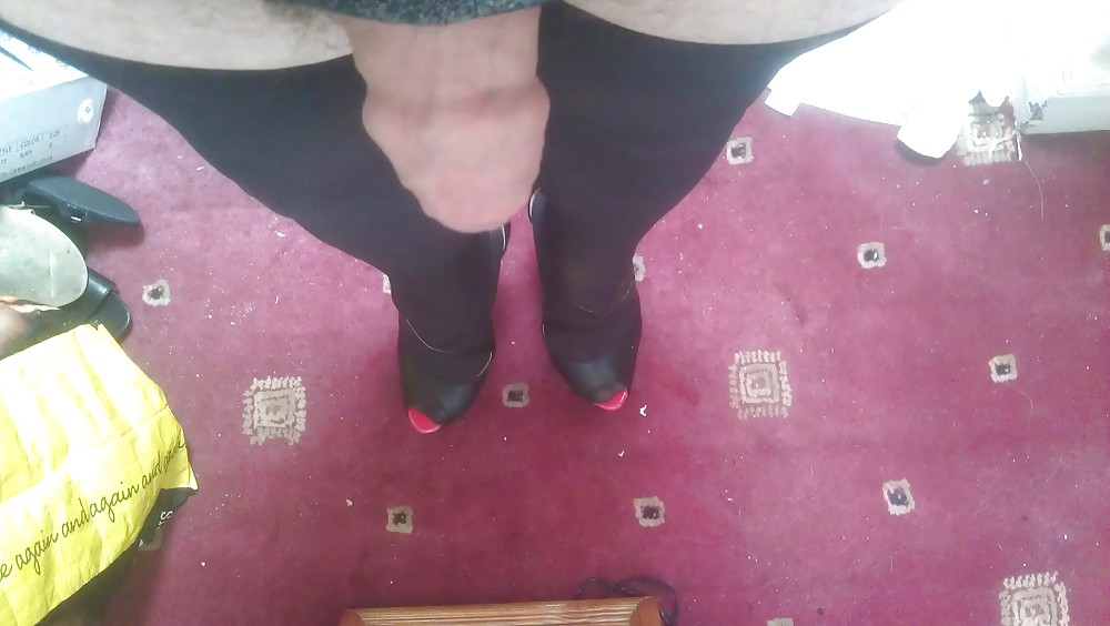 Me encantan estos zapatos nuevos 
 #16770989