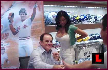 Kiana kim, la fama de pete rose busca novia coreana.
 #14436314