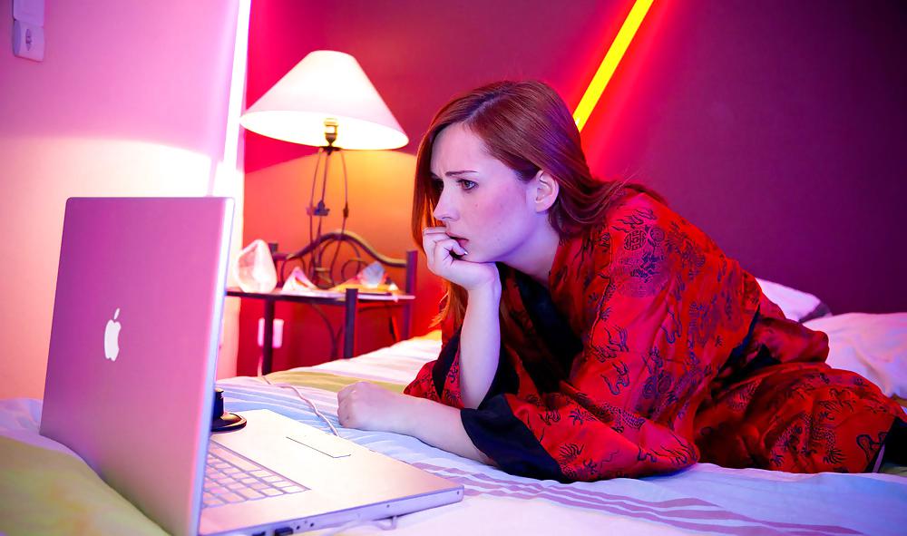 Angell Summers plays on cam #22179864