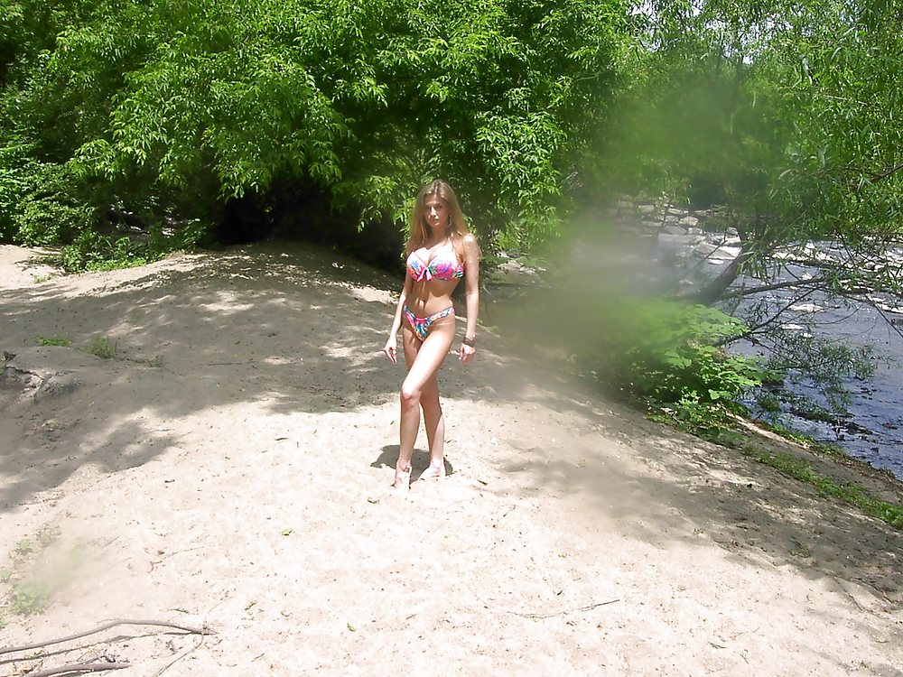 Amanda barefoot in bikini #15334836