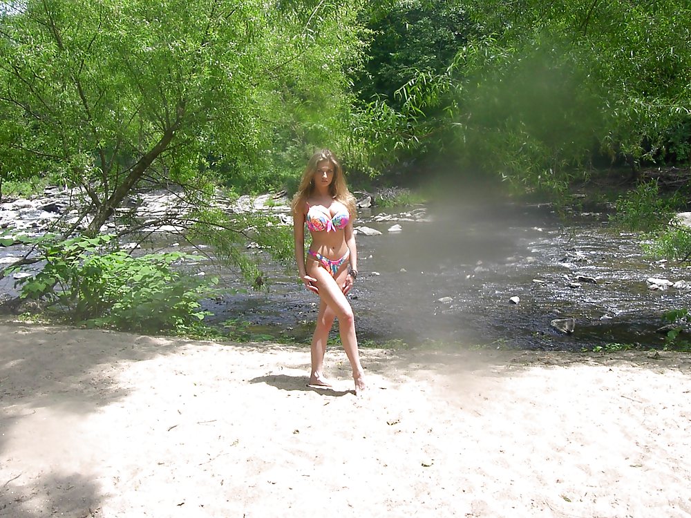 Amanda barefoot in bikini #15334850