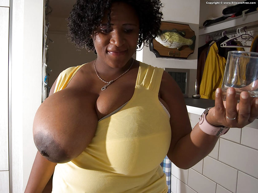 Negras y tetonas : simplemente hermosas, ¿no?
 #3126787