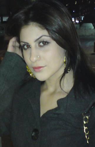 Persisch Arabisches Mädchen: Nazanin #11351545